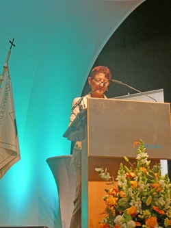 Kreuzbunds förbundsordförande Andrea Stollfuss öppnar Kongressen
