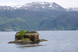 Small cottage in a lake at Hardanger