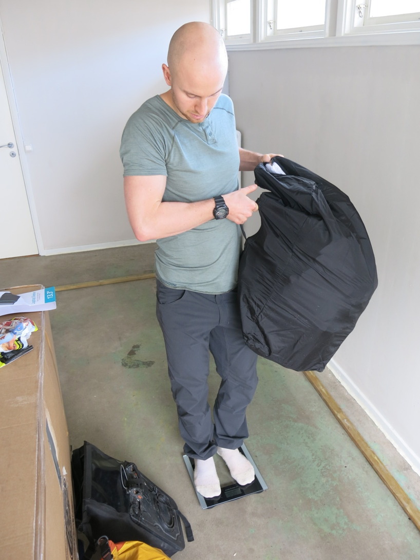 Vi kontrollväger ALLTID vår packning innan avresa :) Dagens invägning visade 14kg! Vi kontrollväger ALLTID vår packning innan avresa :) Dagens invägning visade 14kg!