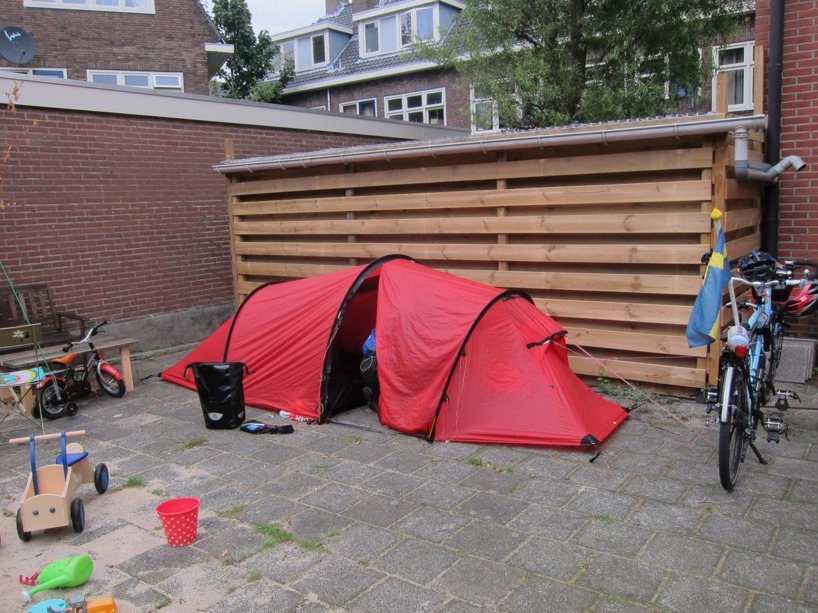 Vår tältplats bakom Karins hus =) Vår tältplats bakom Karins hus =)