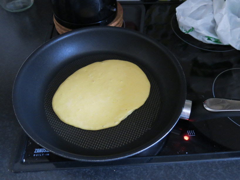 Proteinpulver med banansmak, 1 ägg och vatten. Proteinpulver med banansmak, 1 ägg och vatten.