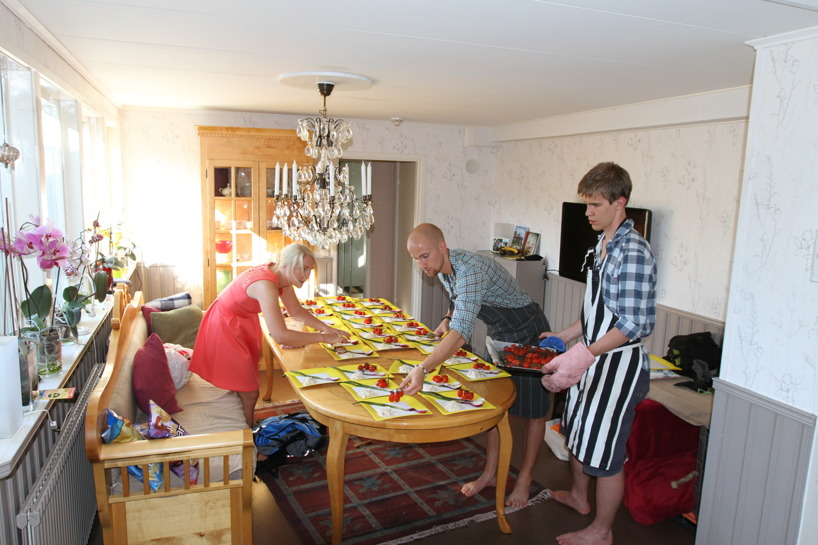 3-rätters med tallriksservering blev lyckat med svettigt! 3-rätters med tallriksservering blev lyckat med svettigt!