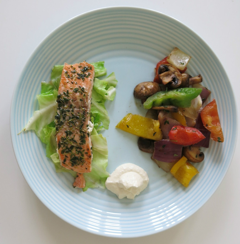 En lätt, snabblagad och framför allt supergod sommarlunch! Full av nyttiga fetter och näringsrika grönsaker. (100g fisk, 1msk sås, obegränsad mängd grönsaker) En lätt, snabblagad och framför allt supergod sommarlunch! Full av nyttiga fetter och näringsrika grönsaker. (100g fisk, 1msk sås, obegränsad mängd grönsaker)