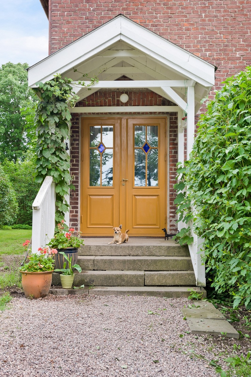 Välkomna till vårt hem! Dörren är gjord av snickeri Yggdrasil och målat med Ottosons oljefärg. OBS! Hunden är inte till salu. Välkomna till vårt hem! Dörren är gjord av snickeri Yggdrasil och målat med Ottosons oljefärg. OBS! Hunden är inte till salu.