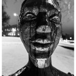 Den gråtande statyn, Lidköping