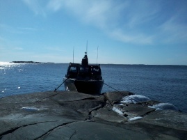 Strandhugg i ytterskärgården. Strandhugg i ytterskärgården.