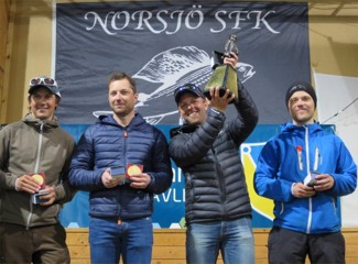 Vandringspriset till Svegs SFK och Thomas "RM" Larsson, Daniel Eriksson, Martin Södergårds & Magnus Eriksson. Vandringspriset till Svegs SFK och Thomas "RM" Larsson, Daniel Eriksson, Martin Södergårds & Magnus Eriksson.