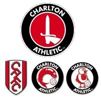Charlton Athletics riktiga och tre påhittade logos.