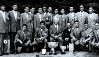 De första Asiatiska mästarna i fotboll.
