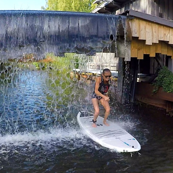 Ståpaddling / SUP i fattighus i Göteborg genom Liseberg. Ståpaddling / SUP i fattighus i Göteborg genom Liseberg.