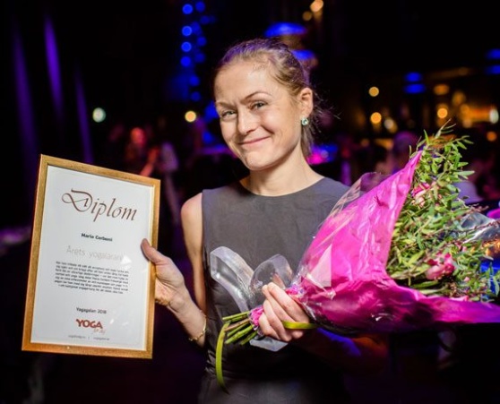 ÅRETS YOGALÄRARE - 2018 - TIDNINGEN YOGA FÖR DIG ÅRETS YOGALÄRARE - 2018 - TIDNINGEN YOGA FÖR DIG