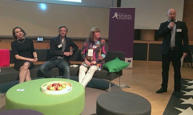 Paneldebatt med Maria Strømme, Teo Härén och Anki Kjellberg. Moderator Pelle Marklund.