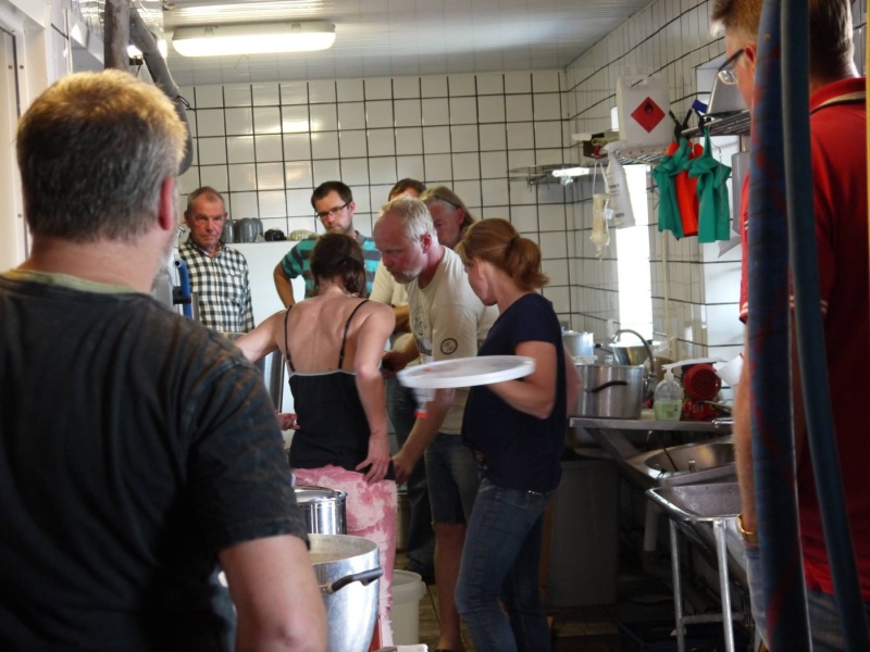 Vill du gå kurs & lära dig ölbryggning i Varberg? Vi finns i Varberg, Halland & håller bryggkurser där du lär dig ölbryggning & får ta med dig din batch 25 liter öl hem.