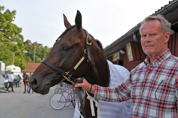 Foto: Hovtramp/Lasse - ägare med häst