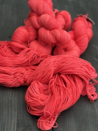 Garnlyckas merino, röda toner - Ringmasters red merino