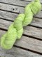 sockgarn, gröna nyanser - Sura grodor sock