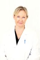 Dr.Johanna Carlsson är specialiserad på PRP och utredning av håravfall Dr.Johanna Carlsson är specialiserad på PRP och utredning av håravfall