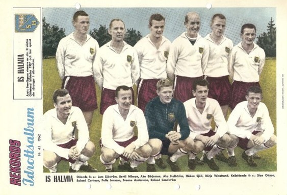 IS Halmia från 1962, då de klarade kvalet och gick upp i Allsvenskan. St fr v Lasse Sjöström, Bertil Nilsson, Åke Börjesson, Åke Hallström, Håkan Sjöö, Erik Svensson. Knäst fr v Börje Winstrand, Sten Olsson, Pelle Jönsson, Svenne Andersson, Roland Sandström.