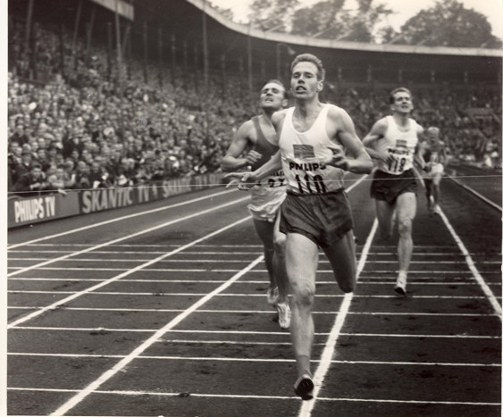 "Esso" Larsson vinner finnkampen på 1500m 1963 före Olavi Salonen och Karl-Uno Olofsson.