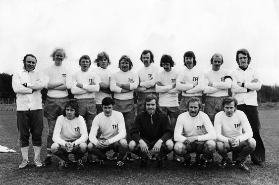 Lilla Träslövs FF A-lag från 1974. St fr v Arno Nurminen (tränare), Christer "Mösen" Andersson, Ingemar Bengtsson, Jan "Burken" Börjesson,Krister Karlsson, Jan-Olof Olsson, Lennart Andersson, Kennet "Pelo" Bengtsson, Gunnar "Spets" Pettersson, Thore Kastberg (lagledare). Si fr v Gad Lyhme, Bertil Andersson, Tage Pettersson, Kennet Sjunnesson, Leif "Kalifen" Karlsson.