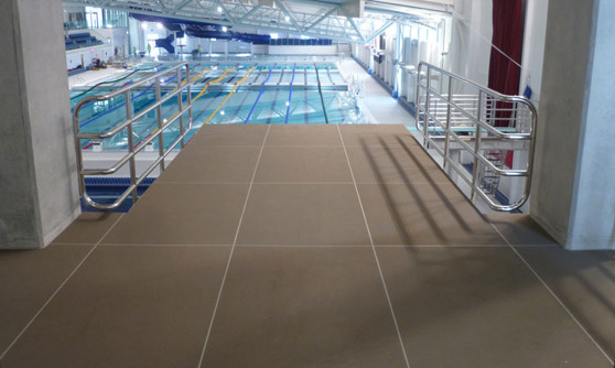 Treadmastermatta på trampolinavsats. Treadmastermatta på trampolinavsats.