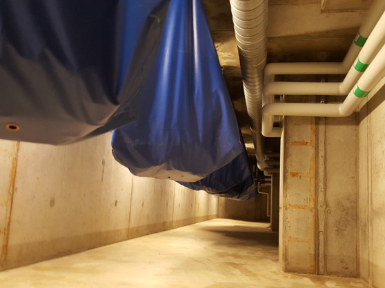 Linsäckar i storleken 1,0 x 1,0 x 1,5 meter. Noteras att här har man inte haft utrymme att hänga säckarna riktigt utspända i duppen, därav det "säcklika utseendet". Linsäckar i storleken 1,0 x 1,0 x 1,5 meter. Noteras att här har man inte haft utrymme att hänga säckarna riktigt utspända i duppen, därav det "säcklika utseendet".