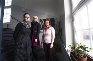 Tre av fyra familjehemssekreterare som nu anmäler sin egen verksamhet: Anna-Karin Rentoft Wivegg, Anna Frank och Lena Ling.  Foto:Jens Alvin