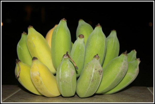 Denna gång delades grannens bananer ut nästa gång är det våra som står på tur :-)