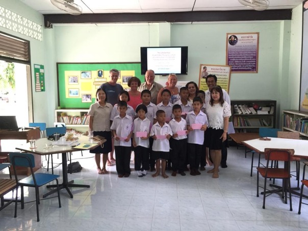 Barnen i Ban Thung Yao School som fick våra kuvert. Skolan hade tagit ut de barn som behövde pengarna mest