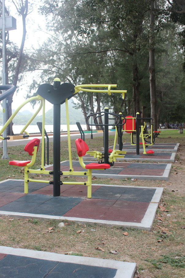 Denna typ av ute gym som finns på Ao Manao stranden skulle initiativtagarna även vilja ha i Huay Yang