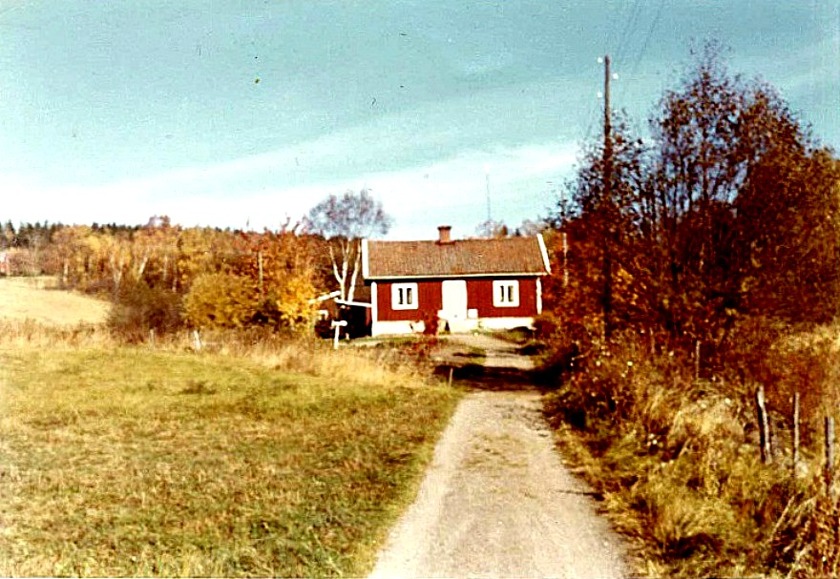 "Kjellbergs" hus som hyrdes av Yngve och Alva Brage under 1960-1980-talet. Bild från Marianne Brage, Vartofta, 2014