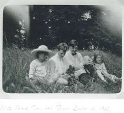 Nils,Thord,Carl & Thure Bonde med Dvärgspets år 1914