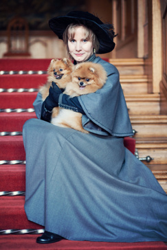 Chanel och Fame med Grevinnan Blanche Bonde 2013 