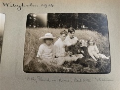 Alla fyra barnen Bonde och Rudi år 1914