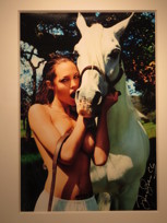 En av vår tids främste konstfotograf inom samtidsfotografi, David LaChapelle  fanns representerad med ett verk av Angelina Jolie. Dessutom visades ett foto av Mert & Marcus, som ofta anlitats av kände modetidningar som Vogue. Verken finns inte kvar i galleriet.