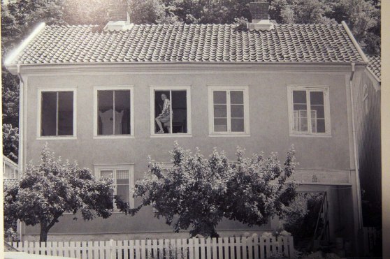 Samma hus 100 år senare, 2001. Ur boken "Callas Grenna  -  Då och nu".