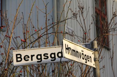 Korsningen Vingränd - Hamnvägen - Bergsgatan.